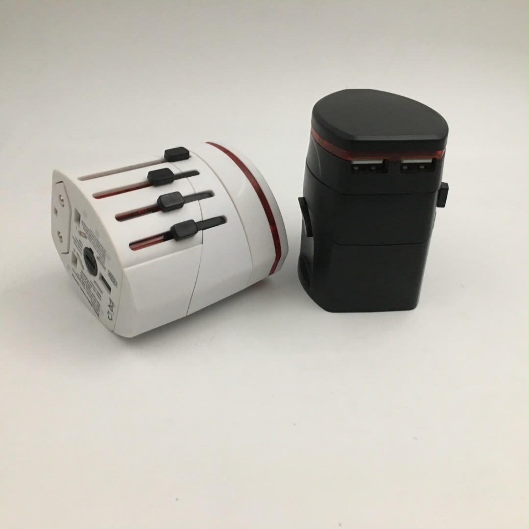 UNIVERSAL TRAVEL ADAPTOR